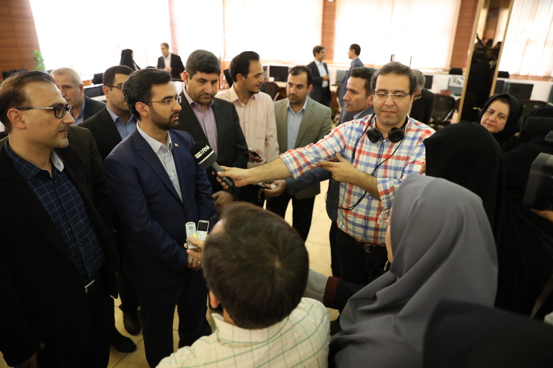 بازدید وزیر ارتباطات و فناوری اطلاعات از خبرگزاری ایرنا به مناسبت روز خبرنگار