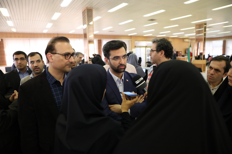 بازدید وزیر ارتباطات و فناوری اطلاعات از خبرگزاری ایرنا به مناسبت روز خبرنگار