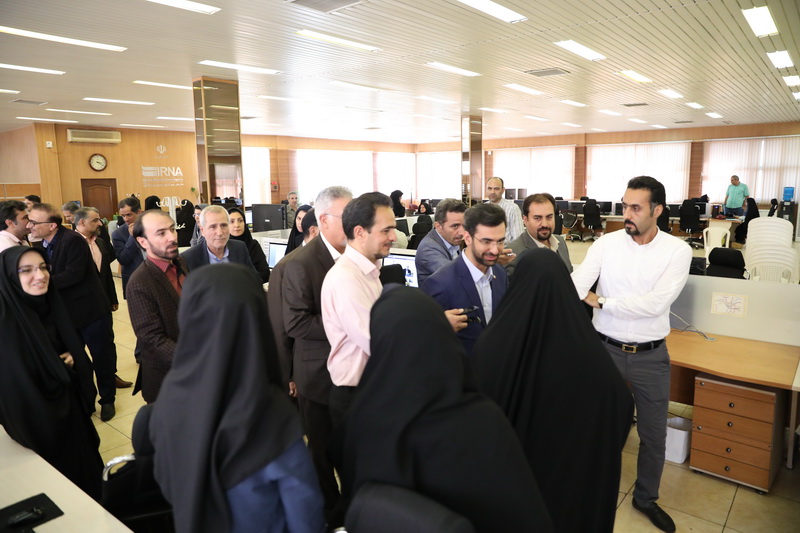 بازدید وزیر ارتباطات و فناوری اطلاعات از خبرگزاری ایرنا به مناسبت روز خبرنگار