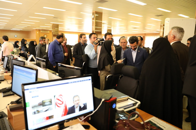 بازدید وزیر ارتباطات و فناوری اطلاعات از خبرگزاری ایرنا به مناسبت روز خبرنگار