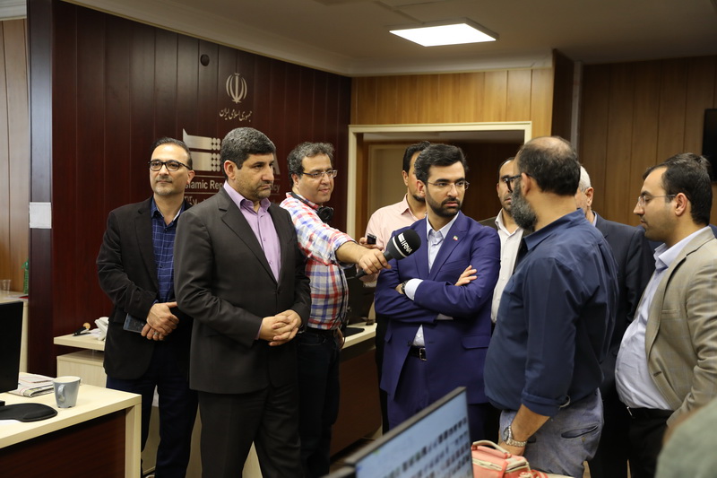 بازدید وزیر ارتباطات و فناوری اطلاعات از خبرگزاری ایرنا به مناسبت روز خبرنگار