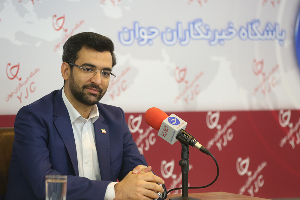 بازدید وزیر ارتباطات و فناوری اطلاعات از باشگاه خبرنگاران جوان