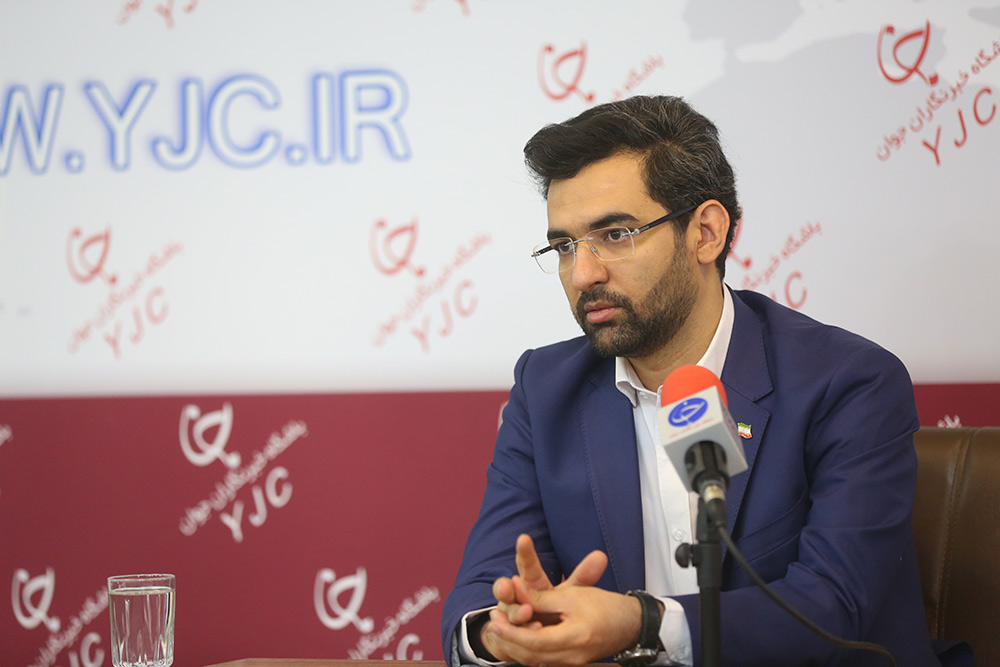 بازدید وزیر ارتباطات و فناوری اطلاعات از باشگاه خبرنگاران جوان