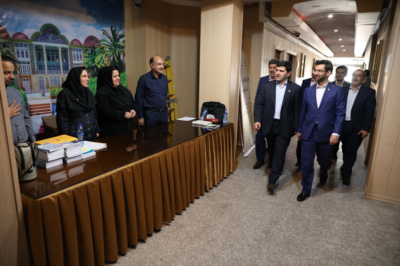 وزیر ارتباطات و فناوری اطلاعات در جمع مدیران شرکت ملی پست