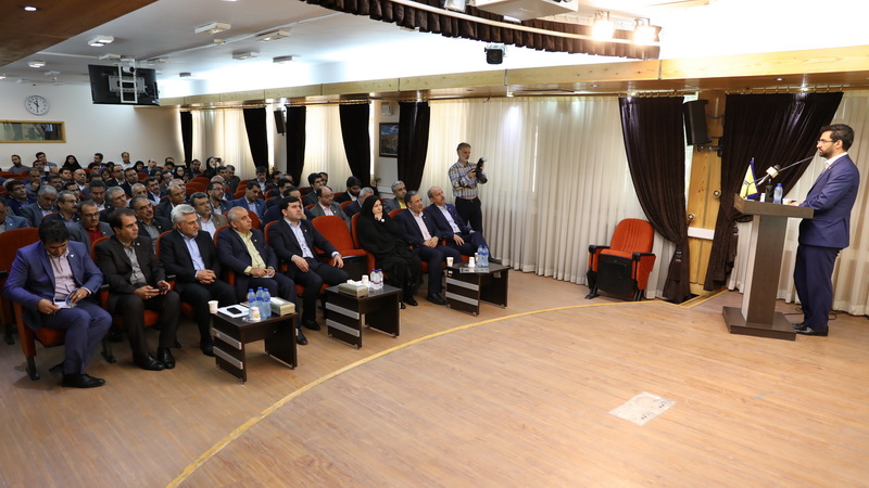 وزیر ارتباطات و فناوری اطلاعات در جمع مدیران شرکت ملی پست