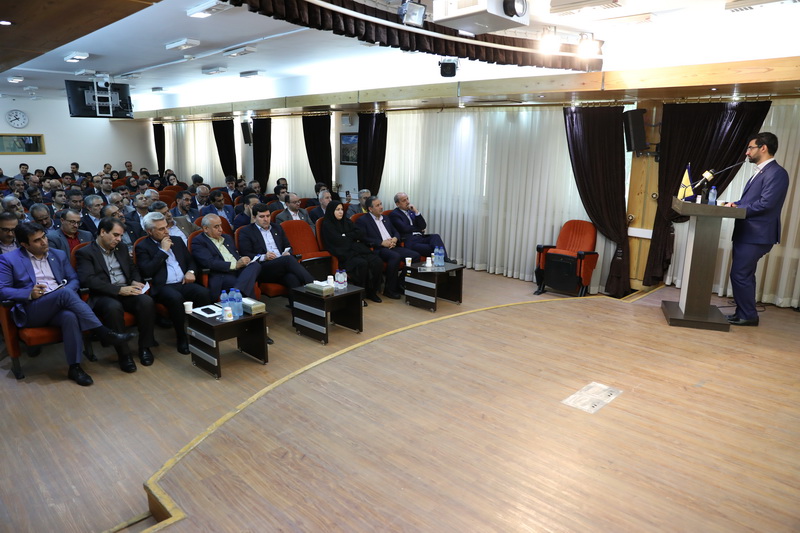 وزیر ارتباطات و فناوری اطلاعات در جمع مدیران شرکت ملی پست