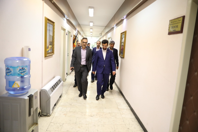 بازدید وزیر به مناسبت روز خبرنگار از روابط  عمومی  وزارت