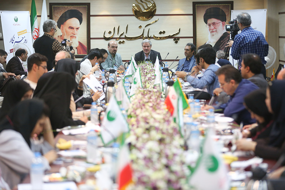 نشست خبری مدیر عامل پست بانک ایران در روز خبرنگار