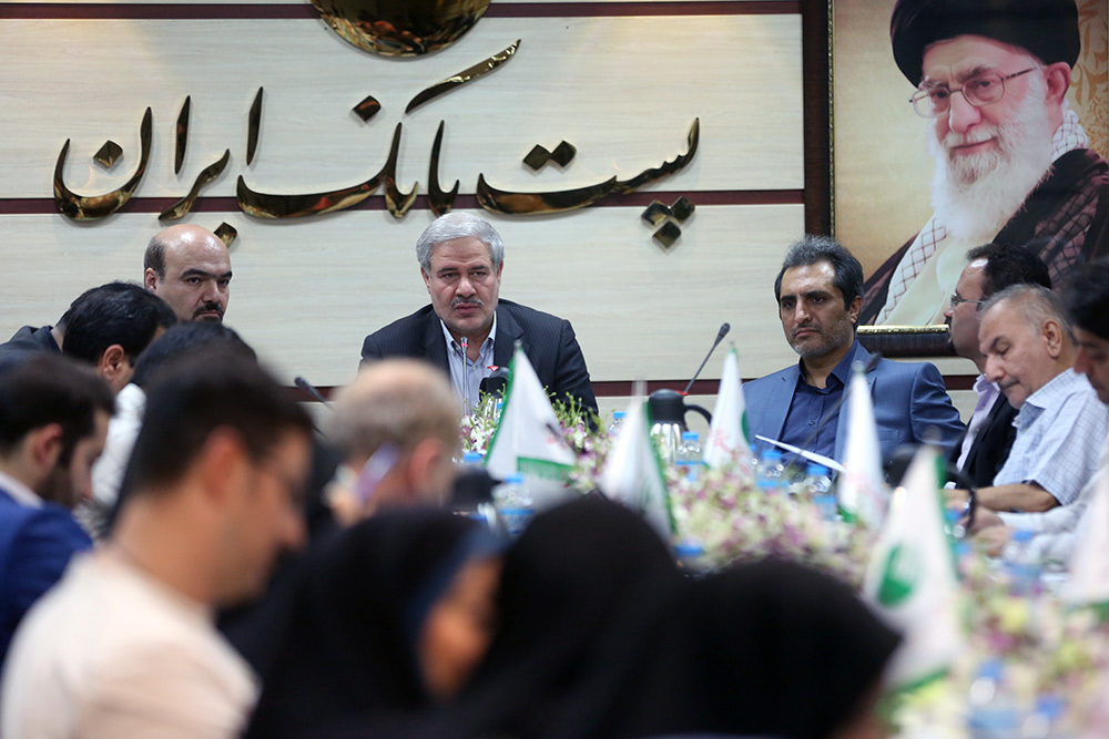 نشست خبری مدیر عامل پست بانک ایران در روز خبرنگار