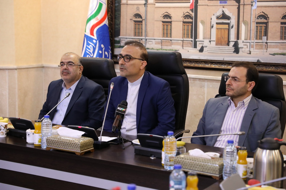 نشست هم اندیشی اصحاب رسانه و رئیس مرکز روابط عمومی وزارت ارتباطات