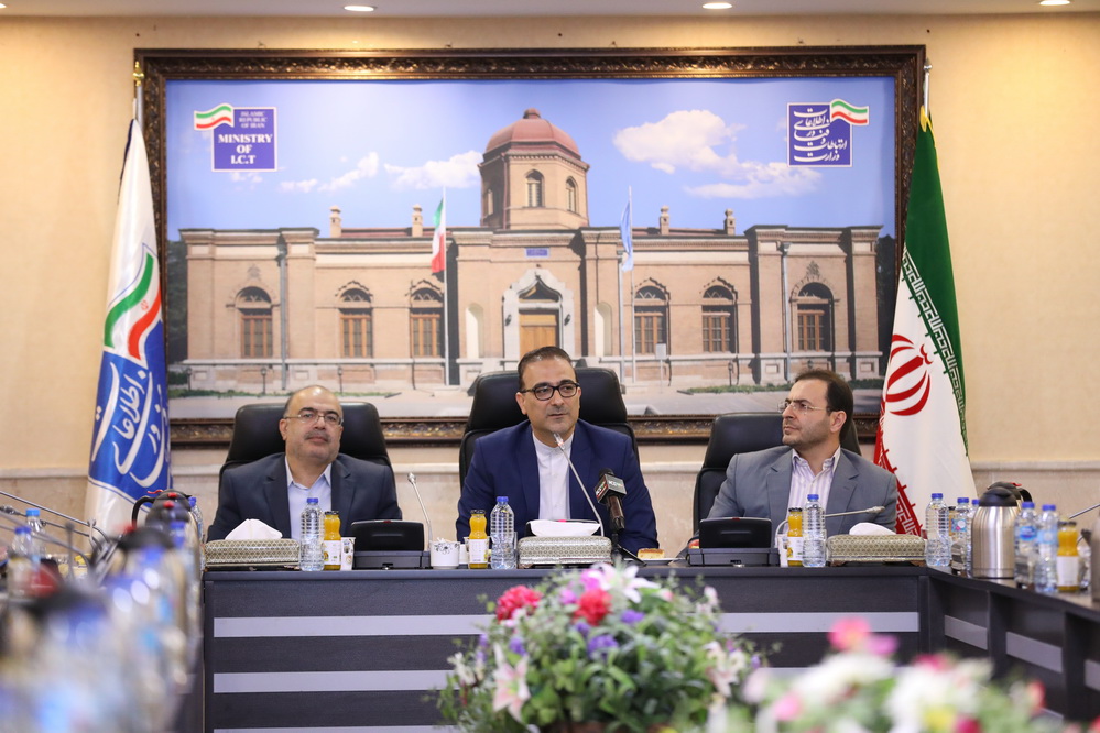 نشست هم اندیشی اصحاب رسانه و رئیس مرکز روابط عمومی وزارت ارتباطات