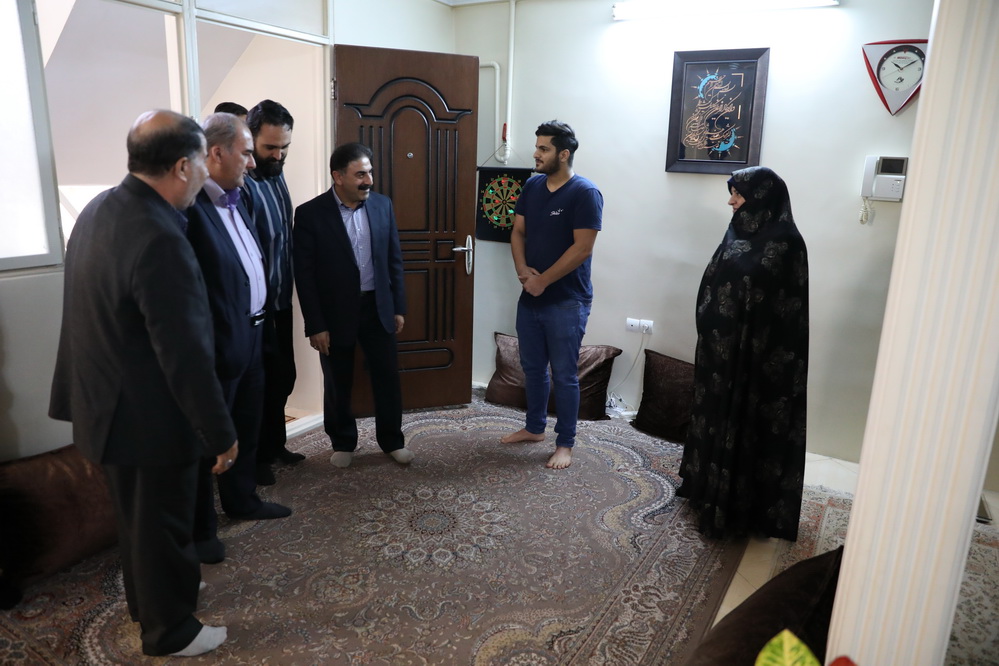 تجلیل از خانواده جانباز شیمیایی مجید گودرزی