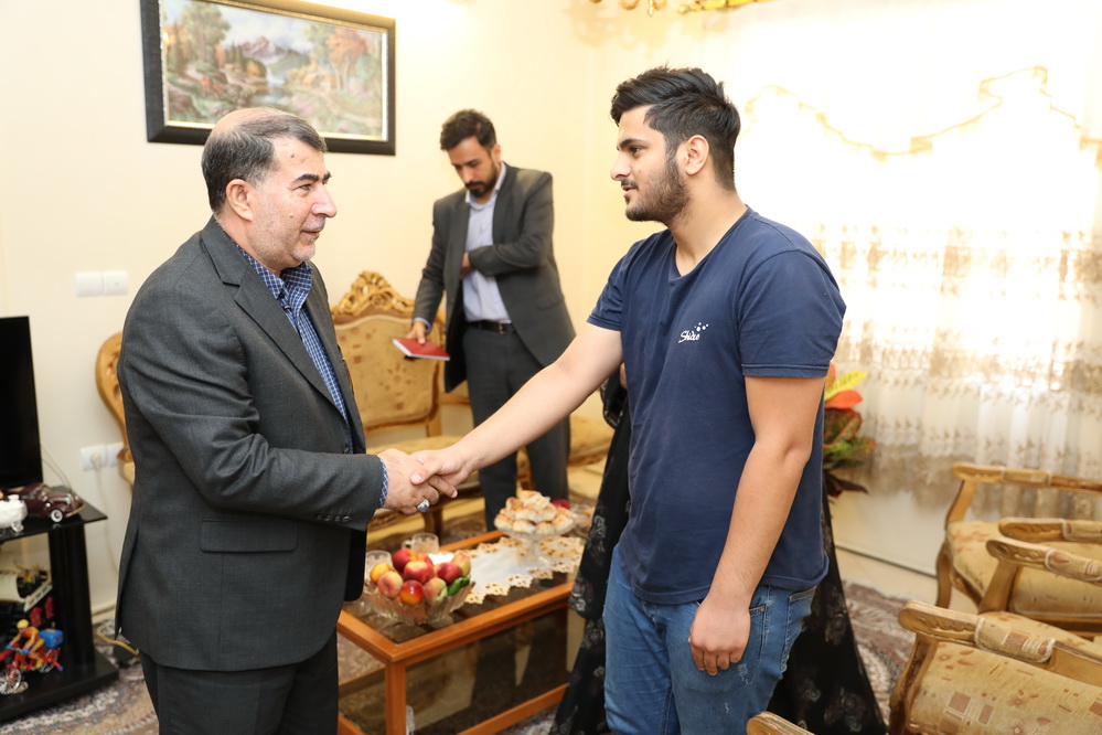 تجلیل از خانواده جانباز شیمیایی مجید گودرزی