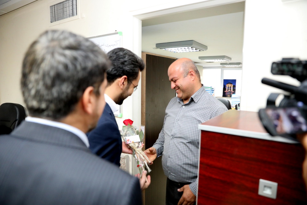 دیدار وزیر باکارکنان وزارت ارتباطات به مناسبت روز کارمند