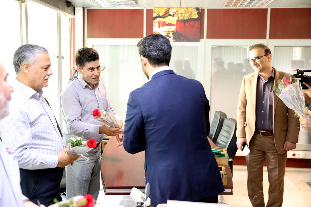 دیدار وزیر باکارکنان وزارت ارتباطات به مناسبت روز کارمند