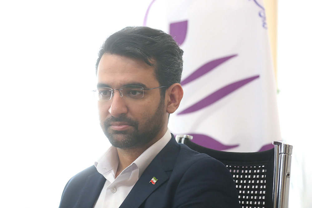 بازدید وزیر ارتباطات و فناوری اطلاعات از روزنامه ایران