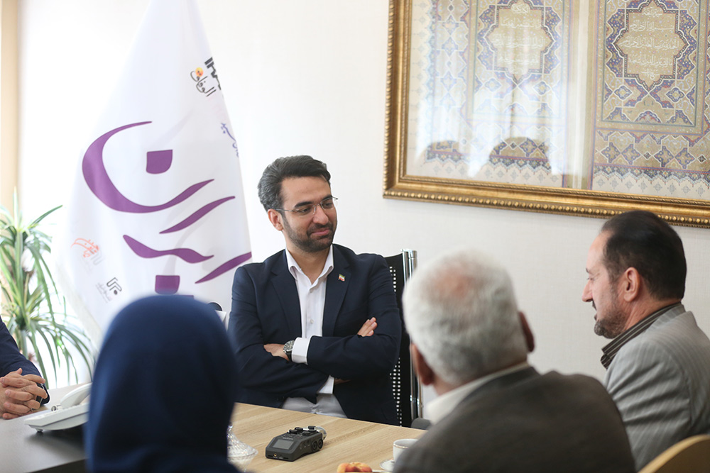 بازدید وزیر ارتباطات و فناوری اطلاعات از روزنامه ایران