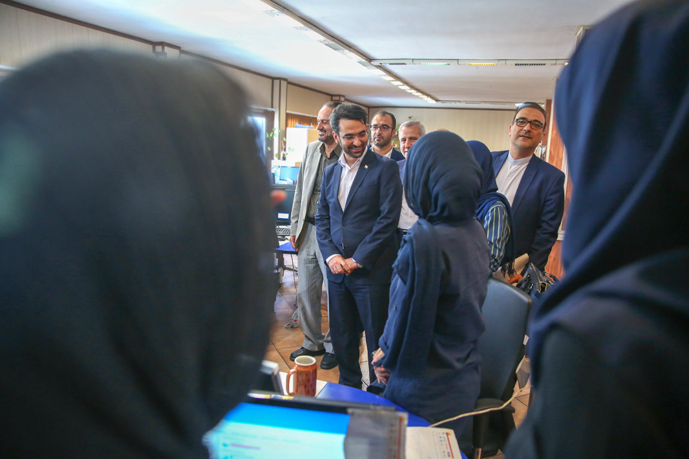 بازدید وزیر ارتباطات و فناوری اطلاعات از روزنامه ایران