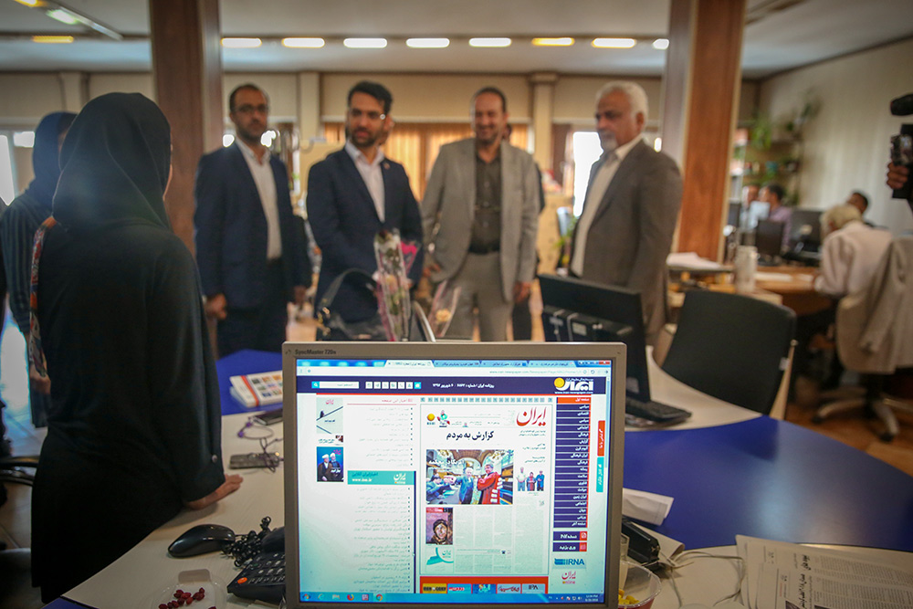 بازدید وزیر ارتباطات و فناوری اطلاعات از روزنامه ایران