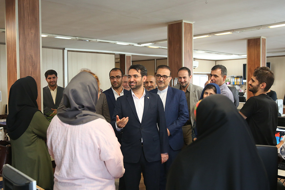 بازدید وزیر ارتباطات و فناوری اطلاعات از روزنامه ایران