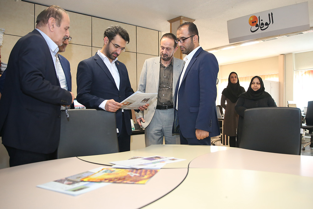 بازدید وزیر ارتباطات و فناوری اطلاعات از روزنامه ایران