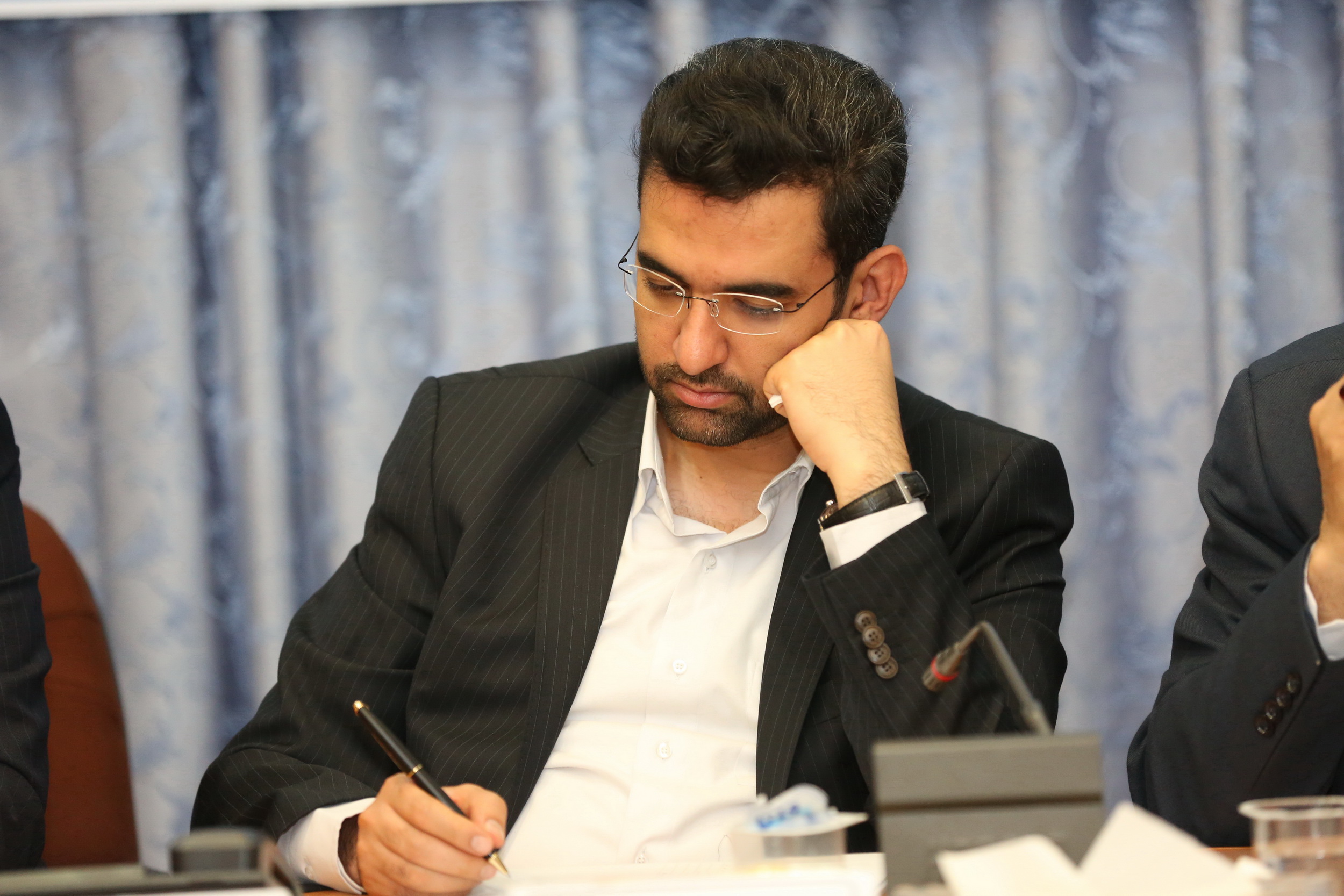 وزیر ارتباطات