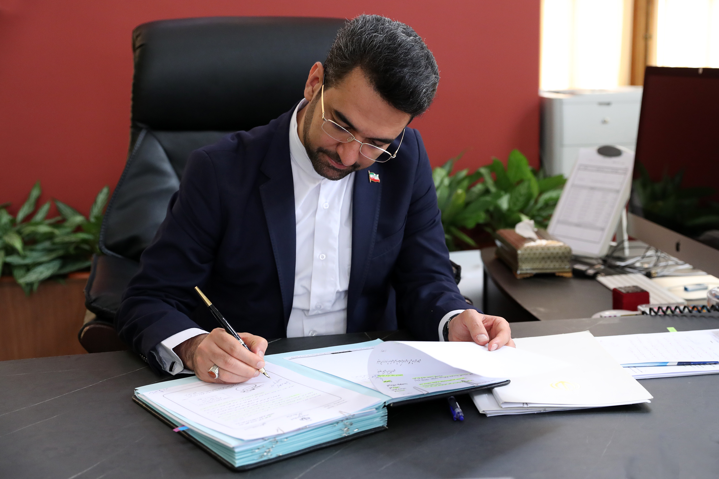 وزیر ارتباطات