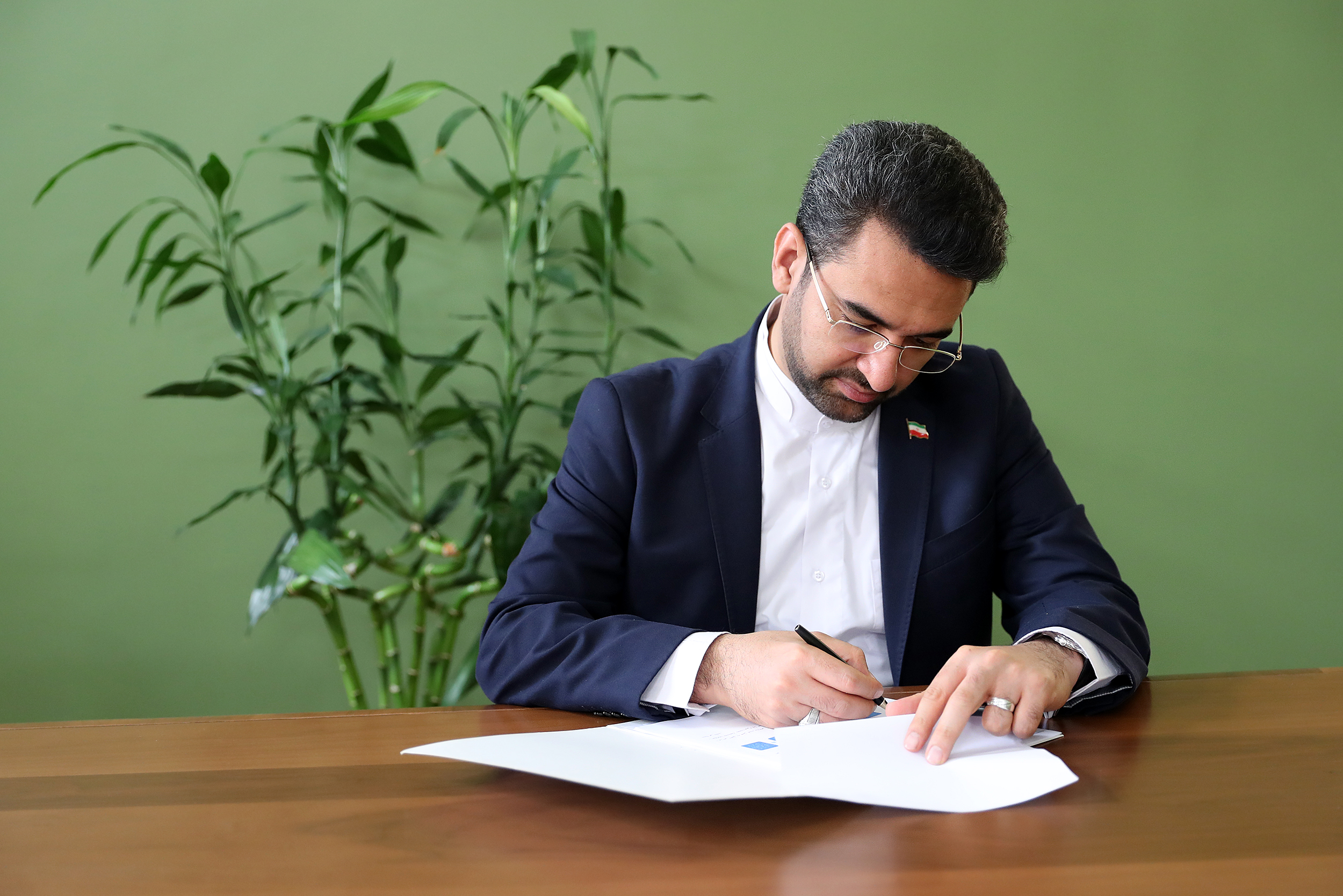 وزیر ارتباطات