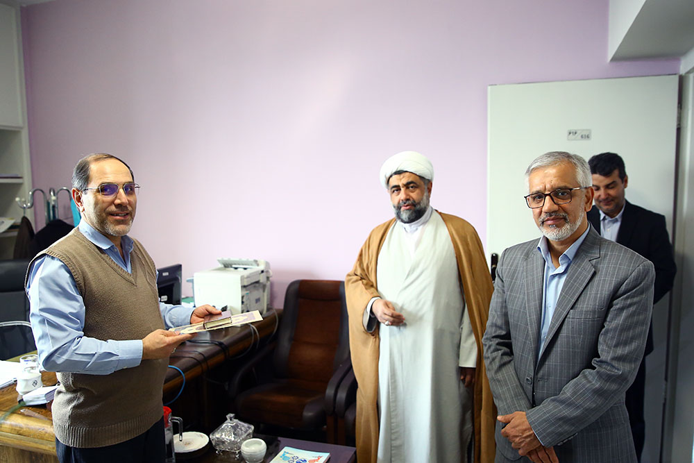 تکریم جانبازان سرافراز وزارت ارتباطات همزمان با روز جانباز