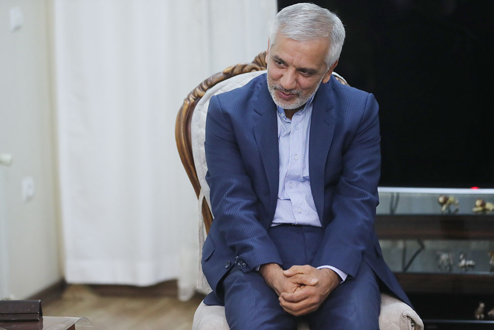 دیدار وزیر ارتباطات با خانواده شهید مجتبی مرتضوی
