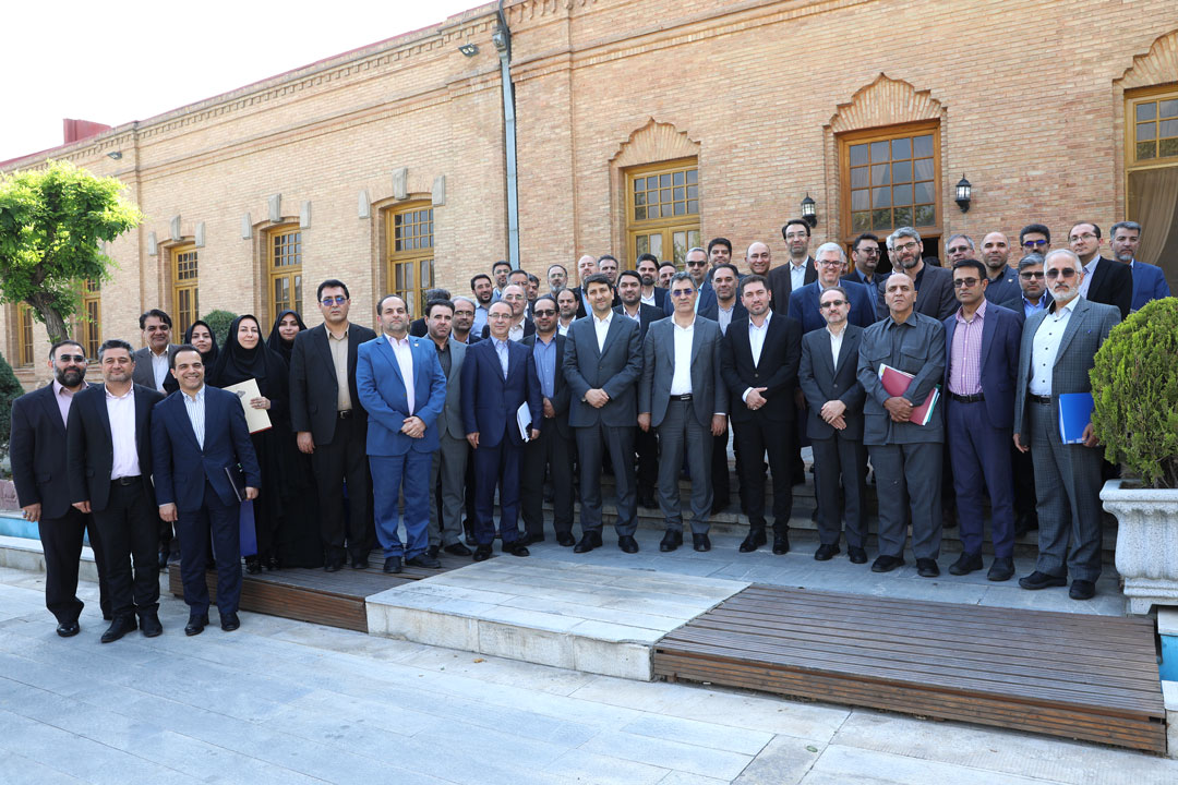 نشست مدیران کل ارتباطات و فناوری اطلاعات استانها با وزیر ارتباطات