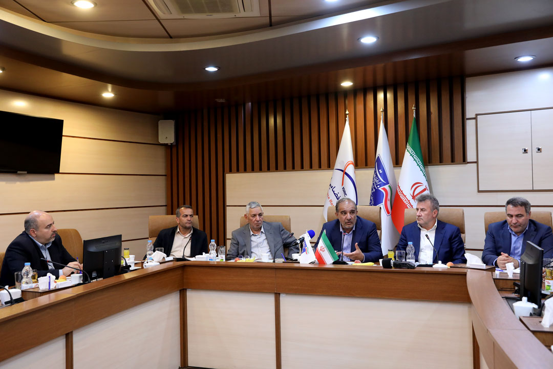 بازدید اعضای فراکسیون تسهیل تجارت و سرمایه‌گذاری مجلس از پژوهشگاه فضایی ایران