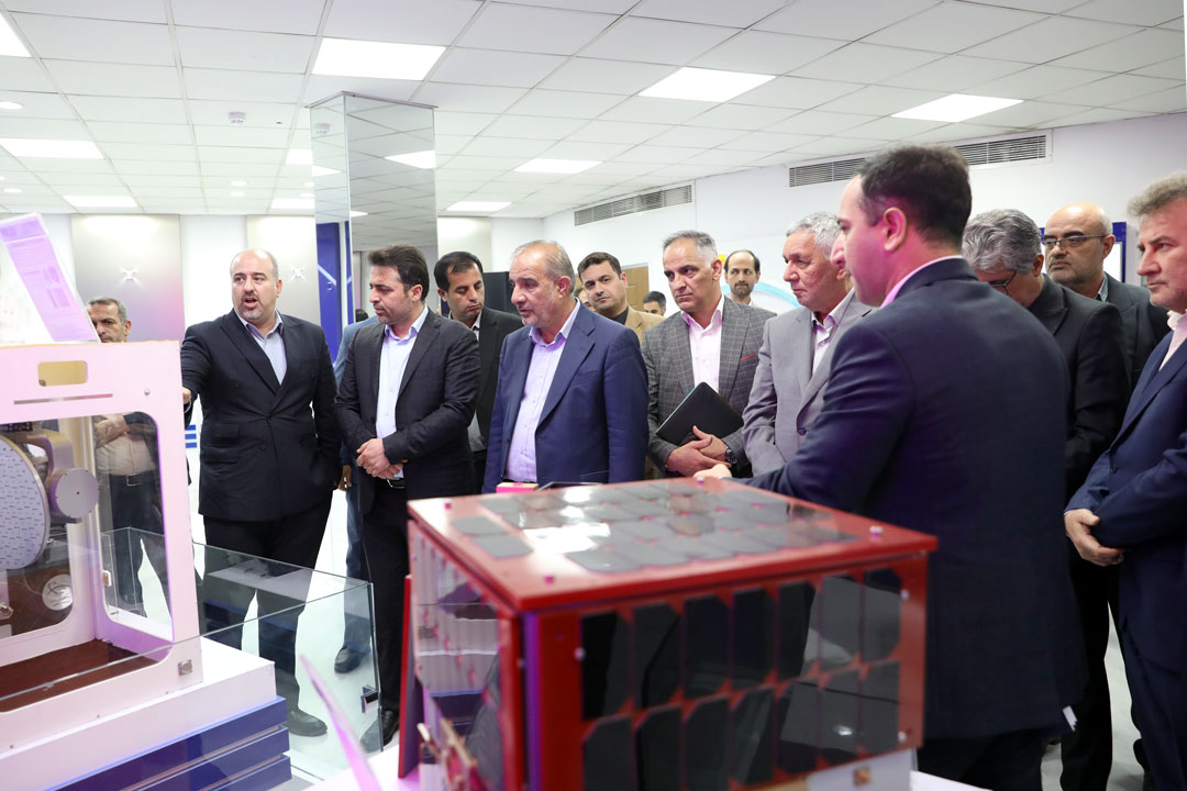 بازدید اعضای فراکسیون تسهیل تجارت و سرمایه‌گذاری مجلس از پژوهشگاه فضایی ایران