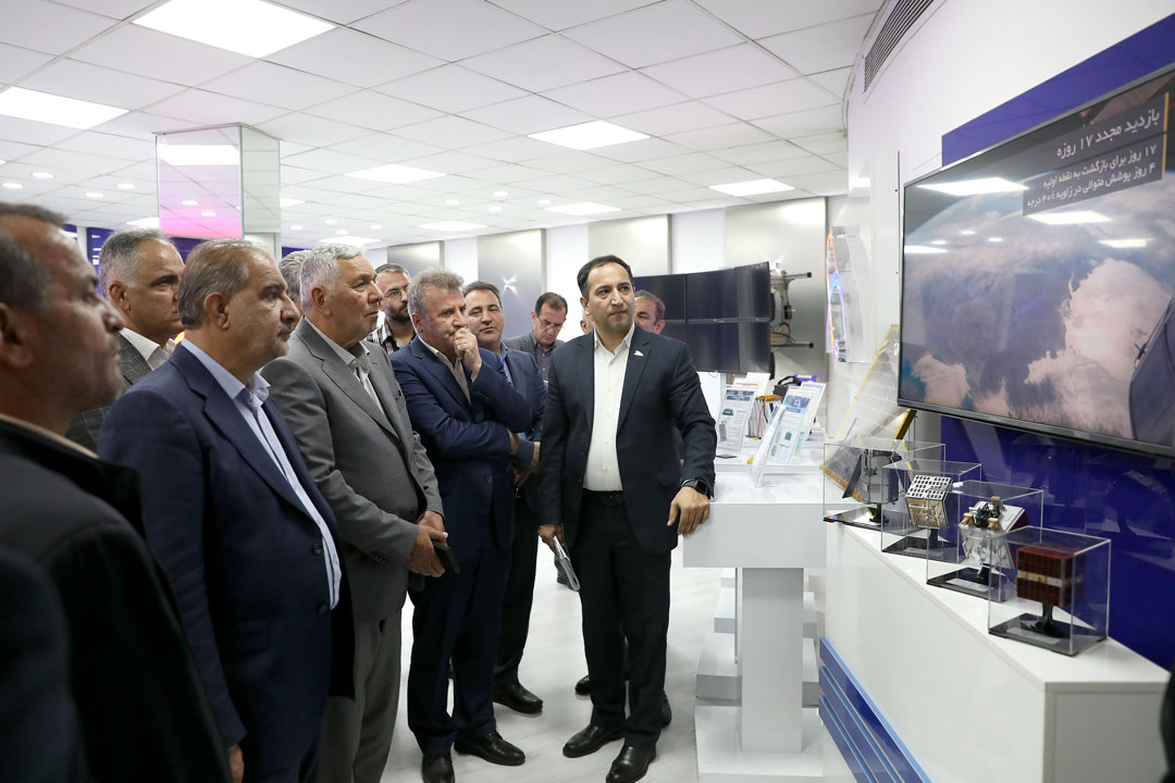 بازدید اعضای فراکسیون تسهیل تجارت و سرمایه‌گذاری مجلس از پژوهشگاه فضایی ایران