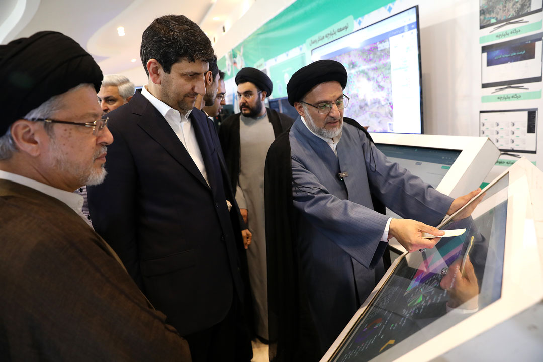 بازدید وزیر ارتباطات از پنجمین نمایشگاه دستاوردهای نهاد وقف