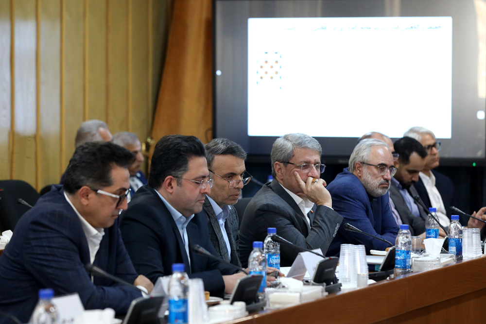 نشست مشترک وزیر ارتباطات و رئیس‌ سازمان برنامه و بودجه با فعالان حوزه اقتصاد دیجیتال