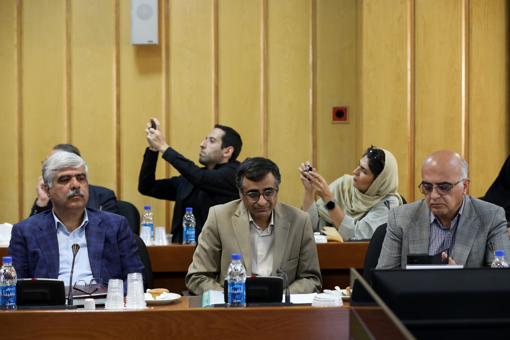 نشست مشترک وزیر ارتباطات و رئیس‌ سازمان برنامه و بودجه با فعالان حوزه اقتصاد دیجیتال