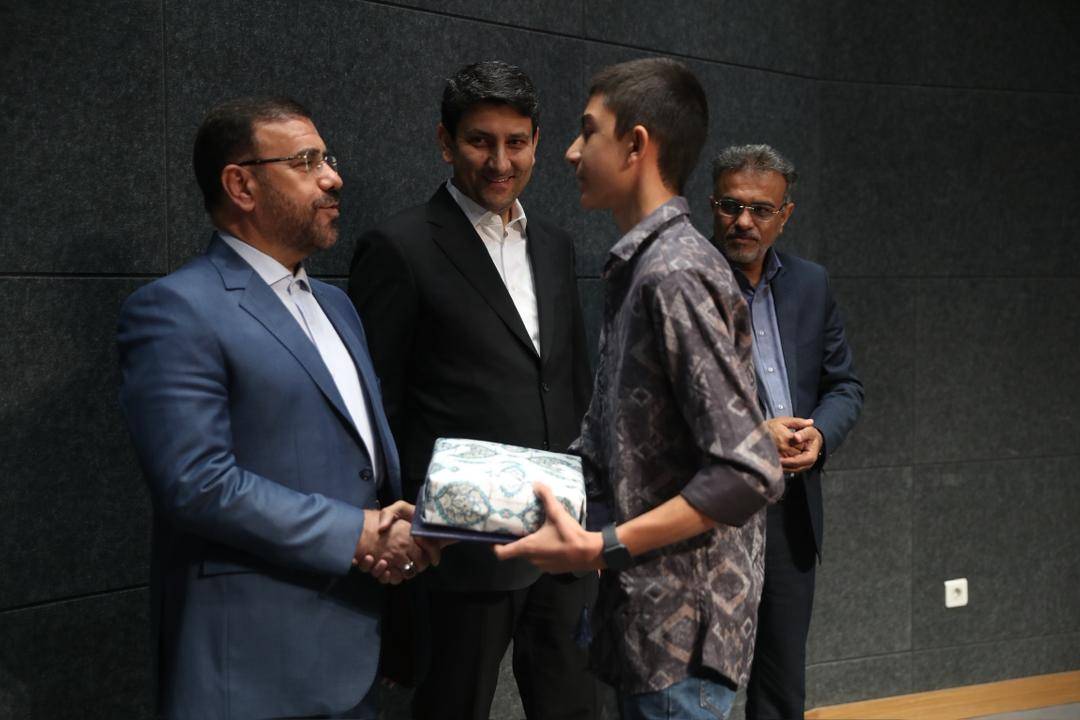 سفر استانی وزیر ارتباطات به استان فارس