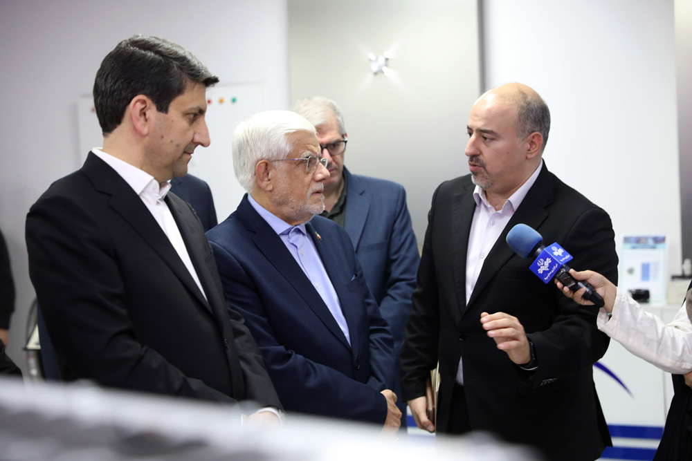 بازدید معاون اول رئیس جمهور از پژوهشگاه فضایی ایران