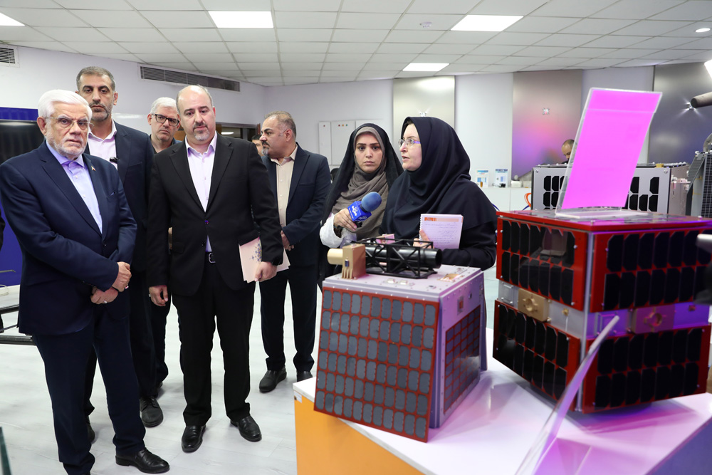 بازدید معاون اول رئیس جمهور از پژوهشگاه فضایی ایران