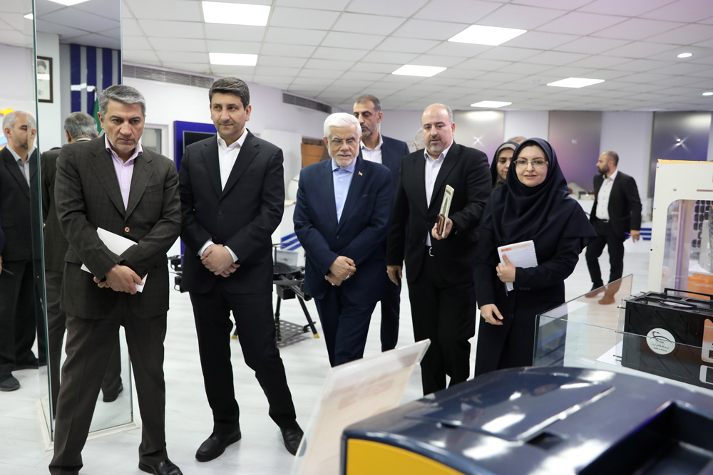 بازدید معاون اول رئیس جمهور از پژوهشگاه فضایی ایران