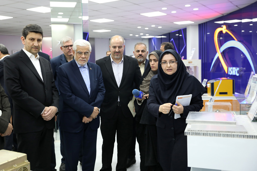 بازدید معاون اول رئیس جمهور از پژوهشگاه فضایی ایران