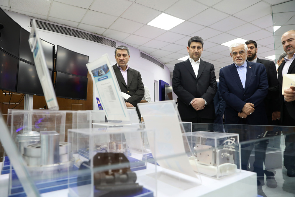بازدید معاون اول رئیس جمهور از پژوهشگاه فضایی ایران