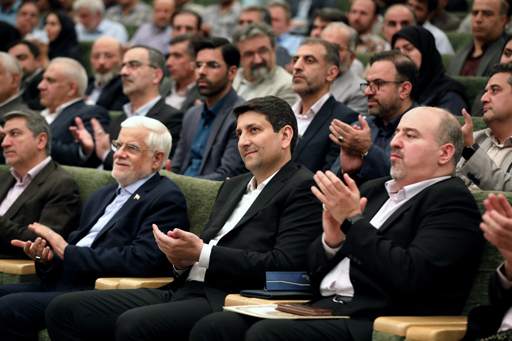 بازدید معاون اول رئیس جمهور از پژوهشگاه فضایی ایران
