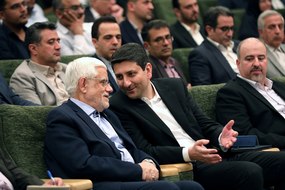 بازدید معاون اول رئیس جمهور از پژوهشگاه فضایی ایران