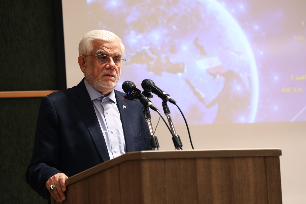 بازدید معاون اول رئیس جمهور از پژوهشگاه فضایی ایران