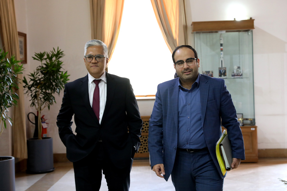 دیدار وزیر ارتباطات با سفیر اندونزی