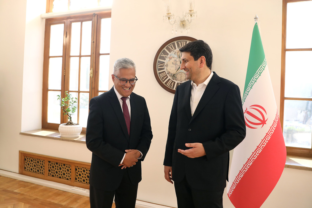 دیدار وزیر ارتباطات با سفیر اندونزی