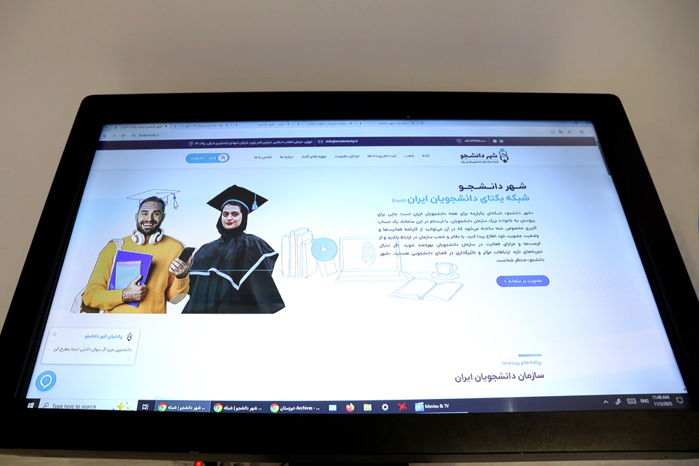 بازدید وزیر ارتباطات از نمایشگاه دستاوردهای جهاد دانشگاهی