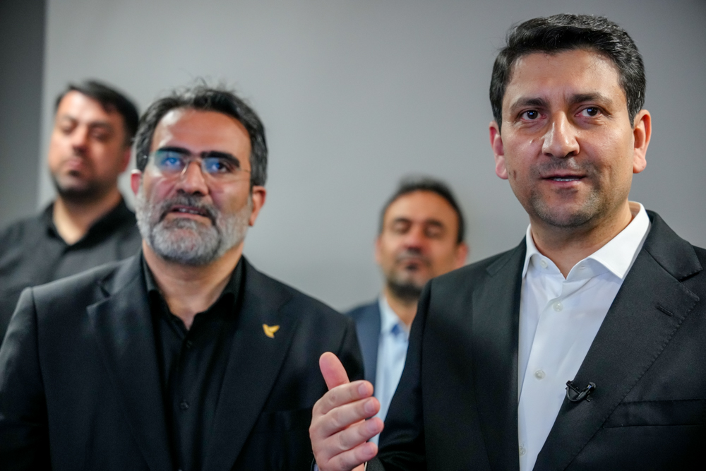 بازدید وزیر ارتباطات از ستاد هفتمین نمایشگاه مجازی کتاب تهران